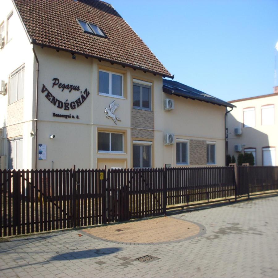 Hajdúszoboszló Pegazus Vendeghaz酒店 外观 照片